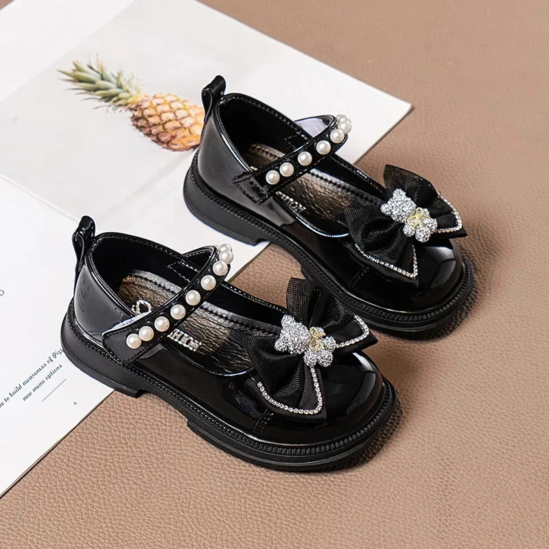 Children Fashion Girls Shallow Leather Shoes Bear Versatile Color Matching Korean Style Pearls Kids PU Spring 240314