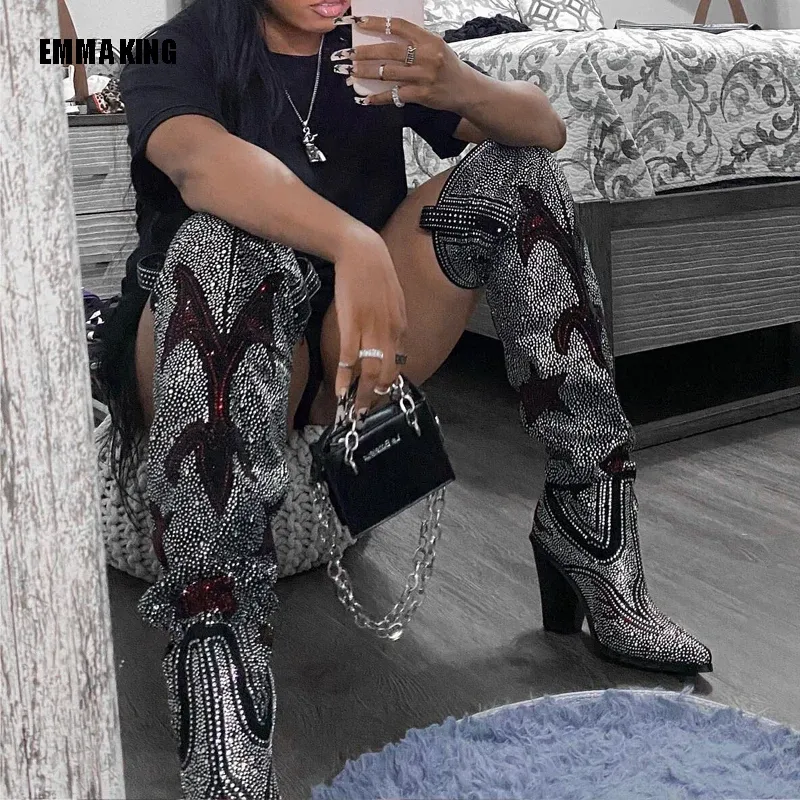 Boots Feme Fashion Over the Knee Boots Luxurious Crystal Rhingestone Classed Mid Chalf Boots Talons grossiers Pointy Chaussures Femme 2020