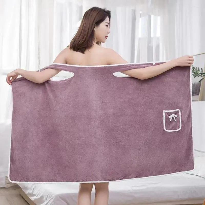Vêtements de sommeil aux femmes serviette de bain confortable femme peluche peluche en boule en toison de corail doux avec fermeture de bouton réglable poche unisexe pour douche