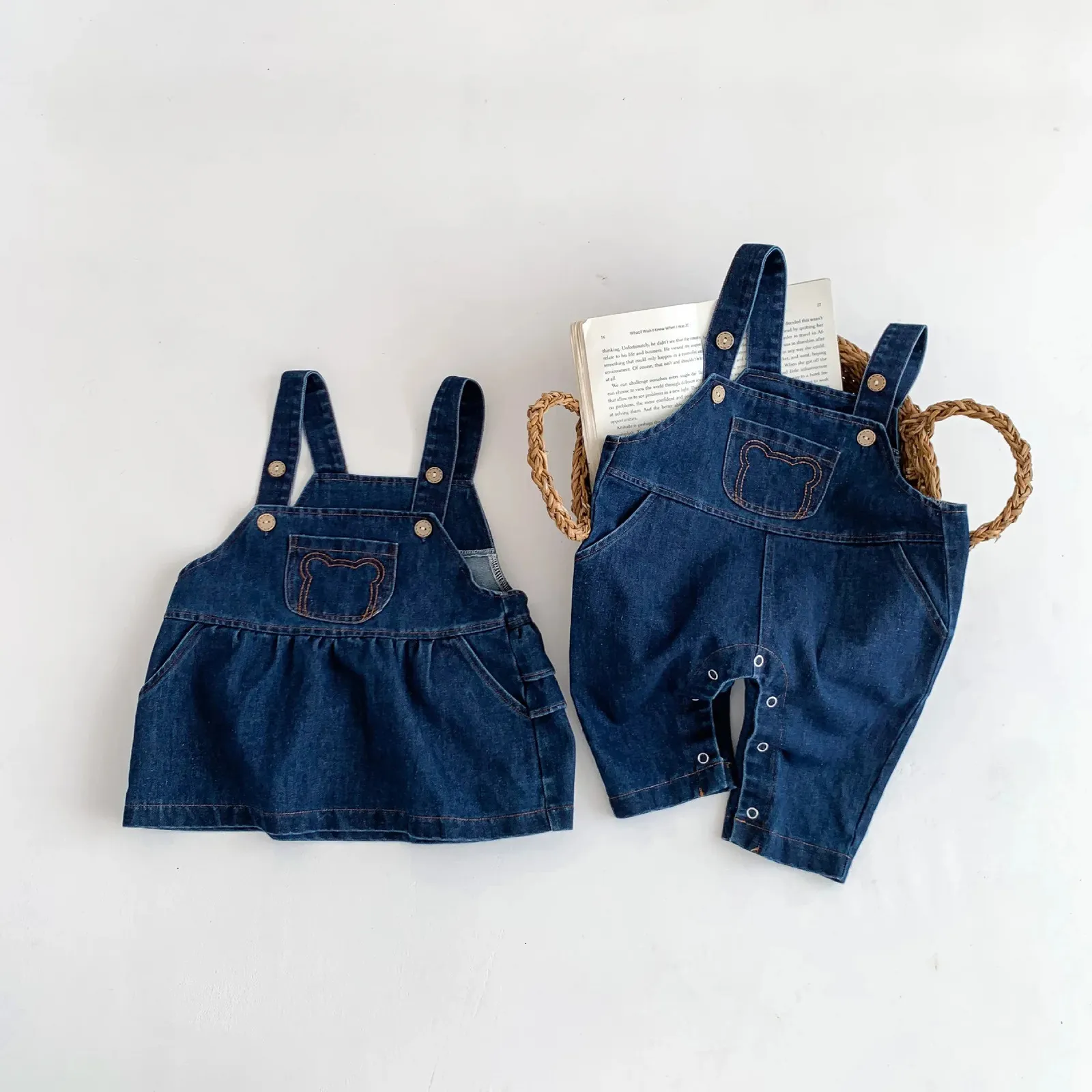 Spring Autumn Boy Girl Children Cartoon Bear Denim Overalls Född avslappnad hängslen Klä Baby Cotton Soft Sleeveless Jumpsuit 240307