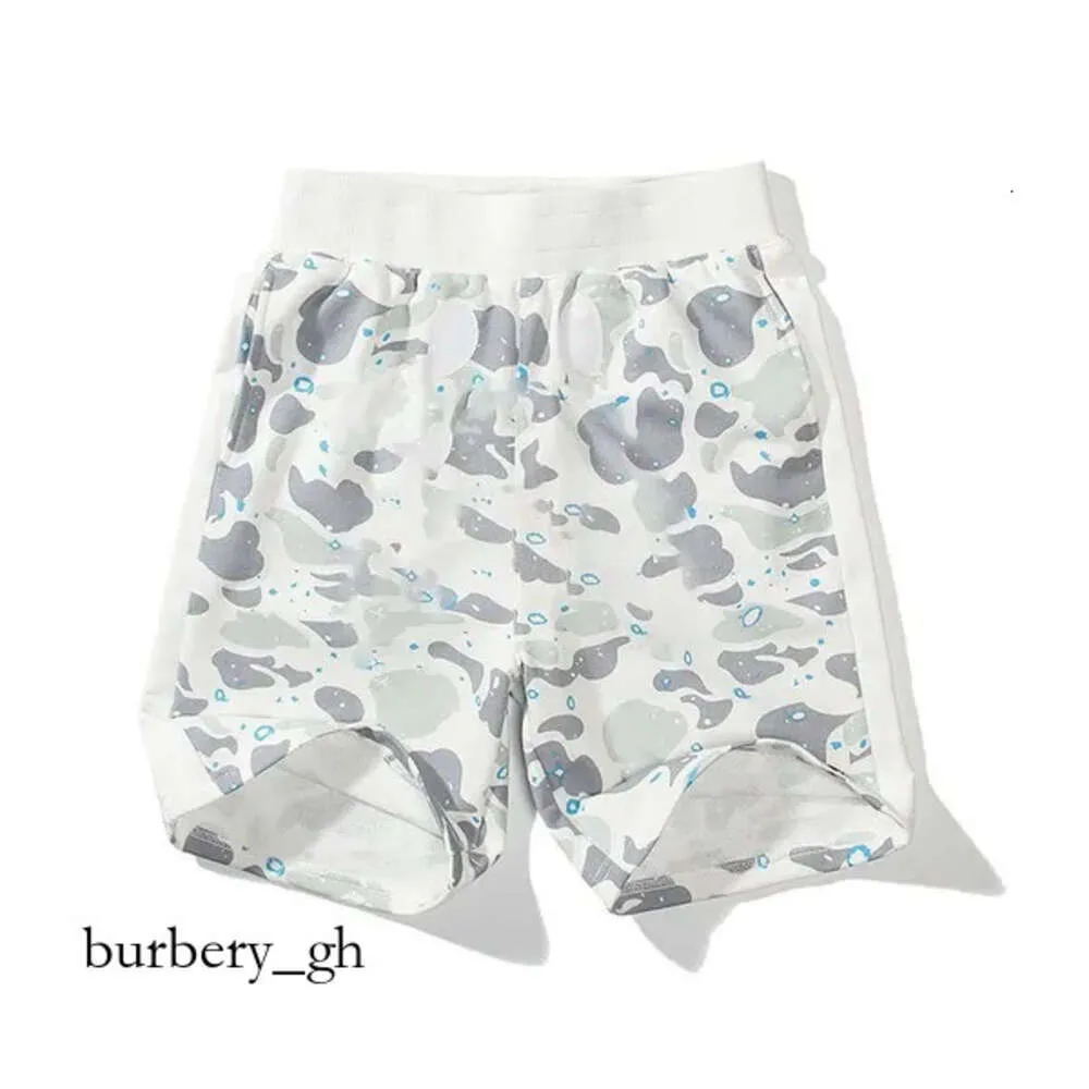 Summer Mens Shorts Designer Shorts Femmes Cabinement de requin Tendance Camouflage Modèle Fiess Training Sports Loose Breathable Mens Summer Outdoor Beach Short 592