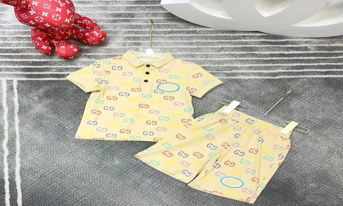 top 2022SS child designer clothe sets childrens kids short sleeve Tshirt print yellow shorts set suit brand boys clothing cotto5609094