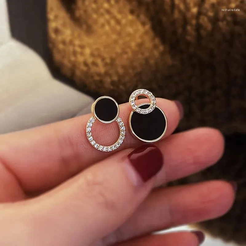 Kolczyki stadninowe Asymetryczne okrągłe okrągłe puste akcesoria biżuterii czarnej dhinestone dla kobiet Pendientes