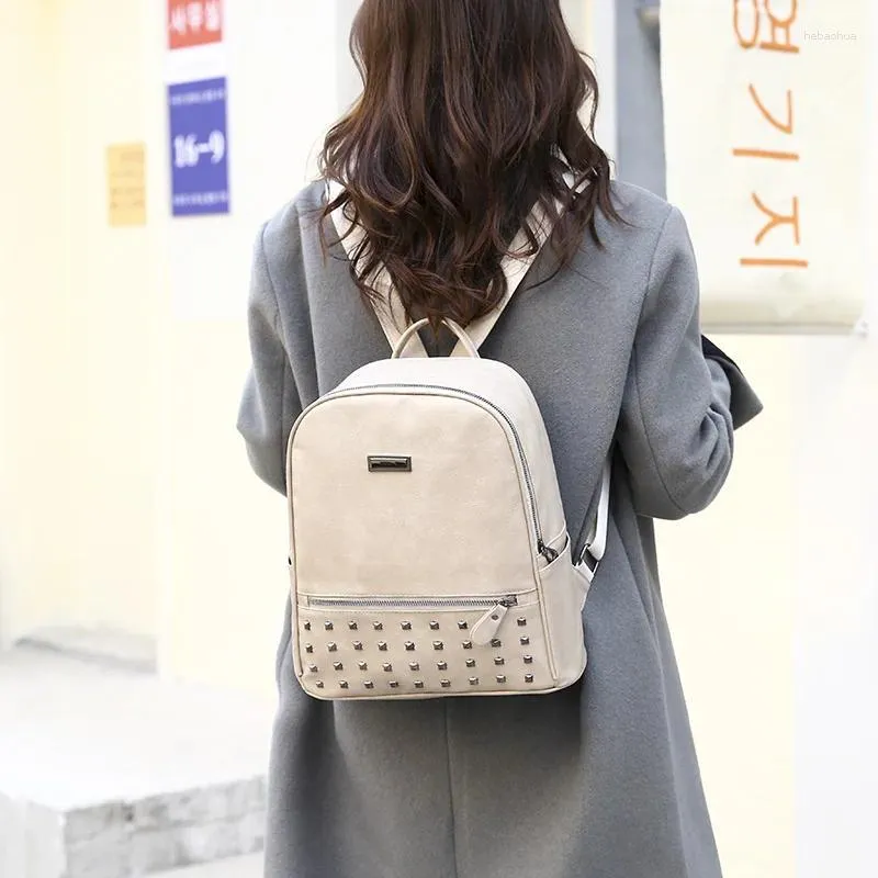 Sac à dos Fashion Schoolbag 2024 Tendance Style académique européen et américain Rivet Simple Polyvalent