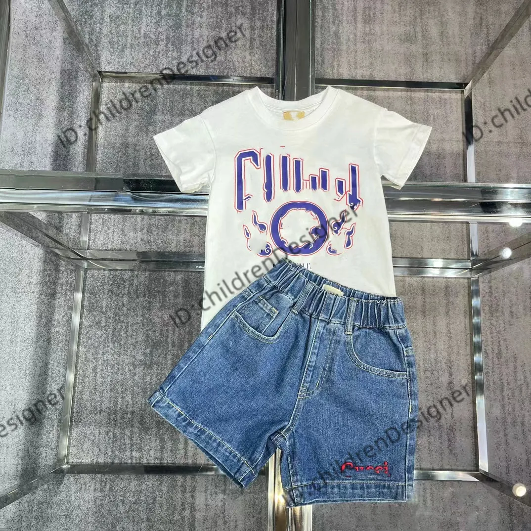 Barn designerkläder sätter 2024 barn barn kort ärm t-shirt tryck shorts set kostym märke x yayoi kusama klädbomulla tees