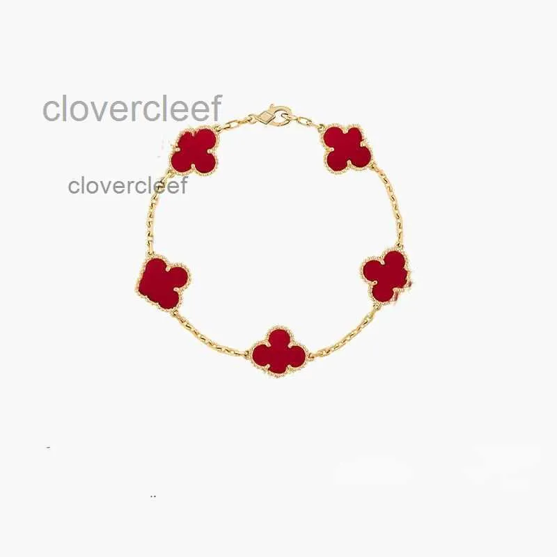 Cleef Four Leaf Clover Jewelrys Van Clover Bracelet 2024 trèfle de luxe quatre bracelets de charme de mode de créateur pour filles femmes or 18 carats argent noir blanc rouge vert soutien-gorge