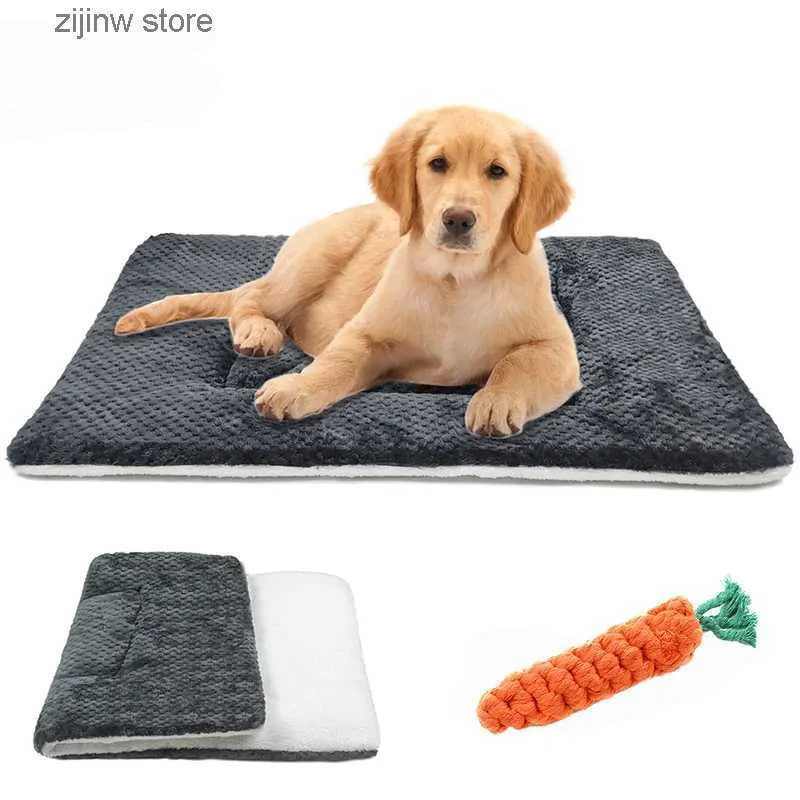 chenils pens Nouveau tapis de sommeil pour chien et chat couverture pour chien et chat super douce en flanelle automne / hiver tapis pour animaux de compagnie froid et chaud lavable Y240322