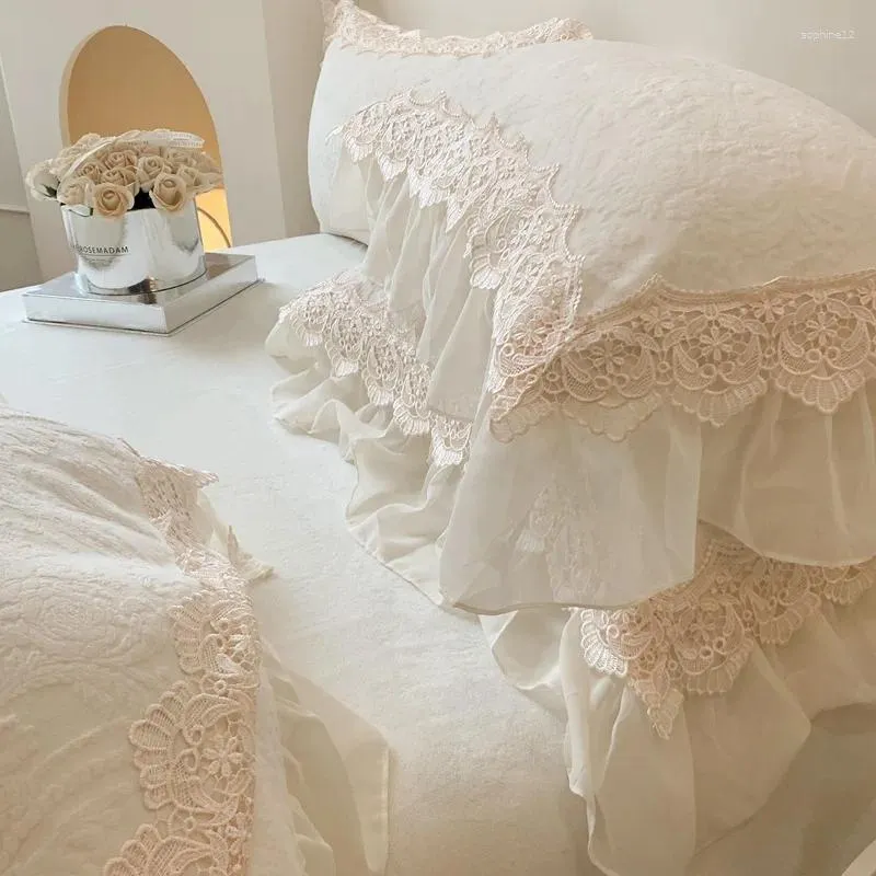 French Vintage Velvet Duvet Cover Set - Double Layer Lace