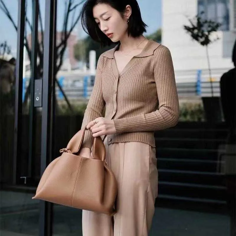 Ladies Hand Bag Manufacturers Promotion New French Niche Brand Lunch Box Fashionable and Versatile Solid Color Handheld Single Shoulder Crossbody Womens