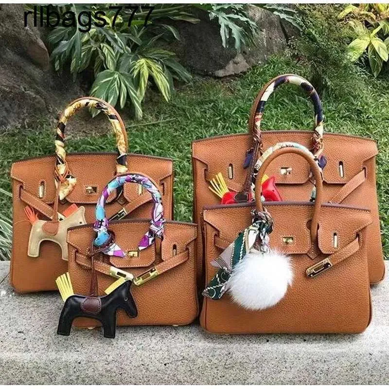 Genuine leather BK 2024 Handbag Gold Button Classic Fashion Women's Head Layer Cowhide Lychee Pattern Carrying Shoulder Tote Bags