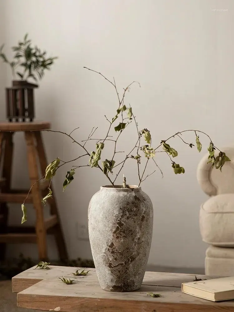 唐物祭器、装飾的な陶器の花瓶