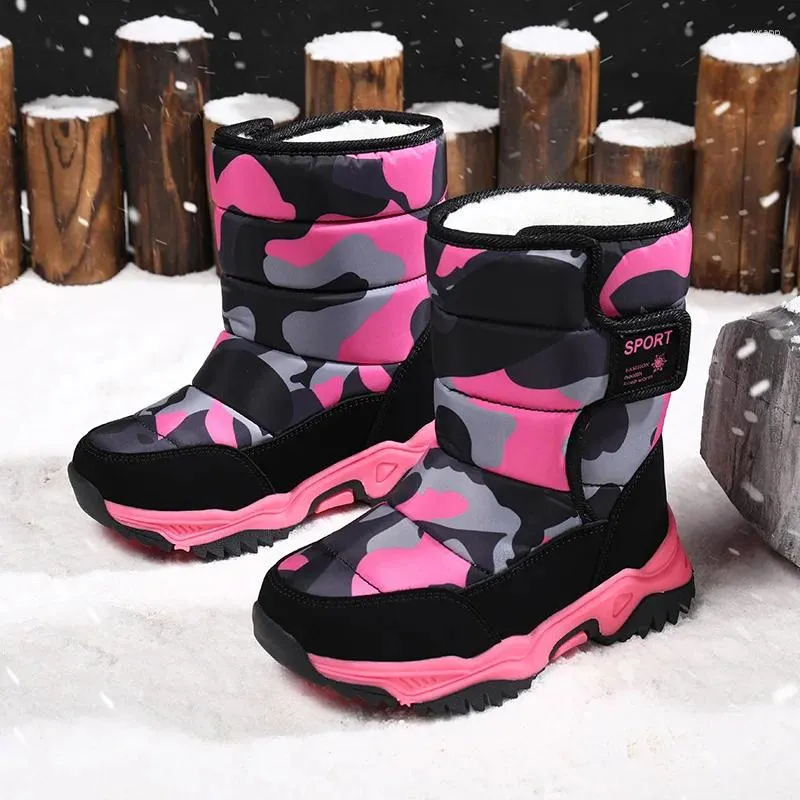2024 Sapatos andando 826 botas de algodão infantil inverno camuflando neve quente anti -slip esportes 58467 65834