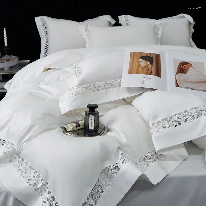 Ensembles de literie Blanc Haut de gamme El Ensemble de luxe en coton égyptien évider dentelle Literie large côté housse de couette drap de lit taies d'oreiller