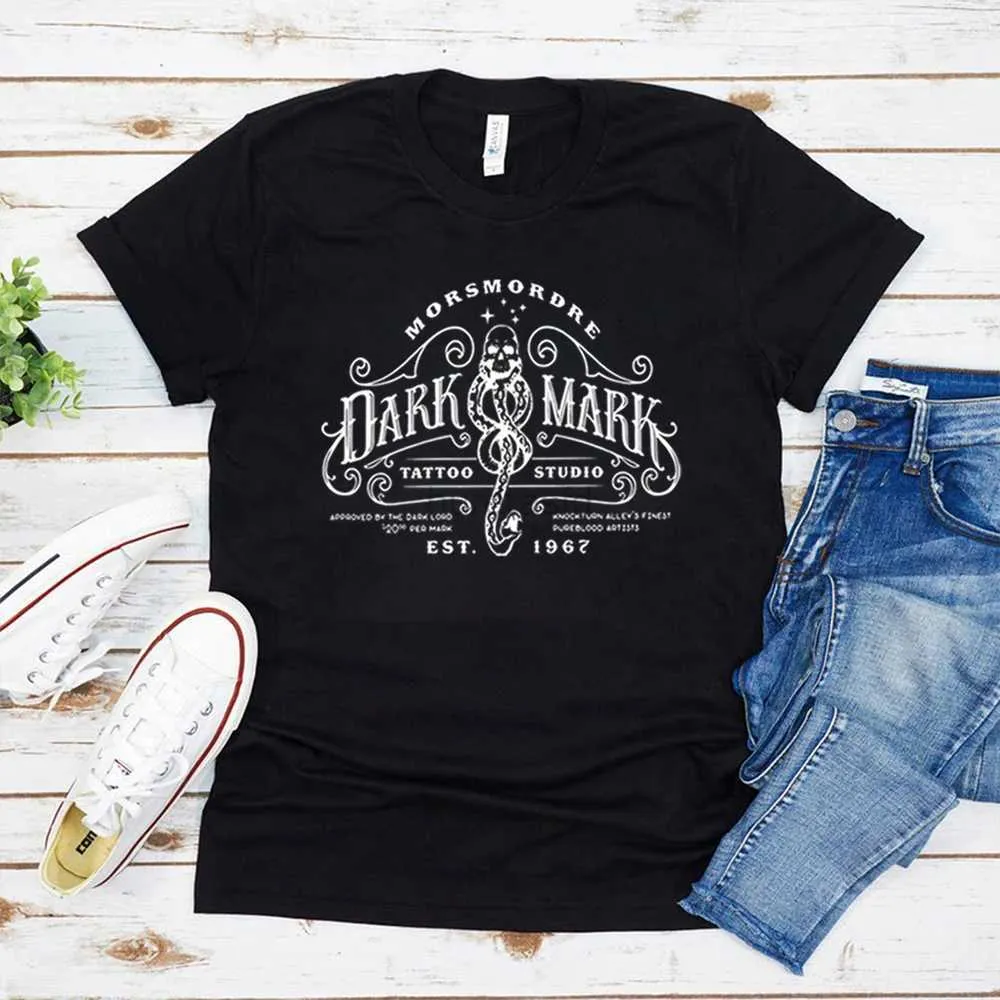 T-shirt da donna Dark Mark Tattoo Studio Guida Camicia Best Friend Camicia Lettura Camicia magica Libri Regali Lettori Strega Top 240323