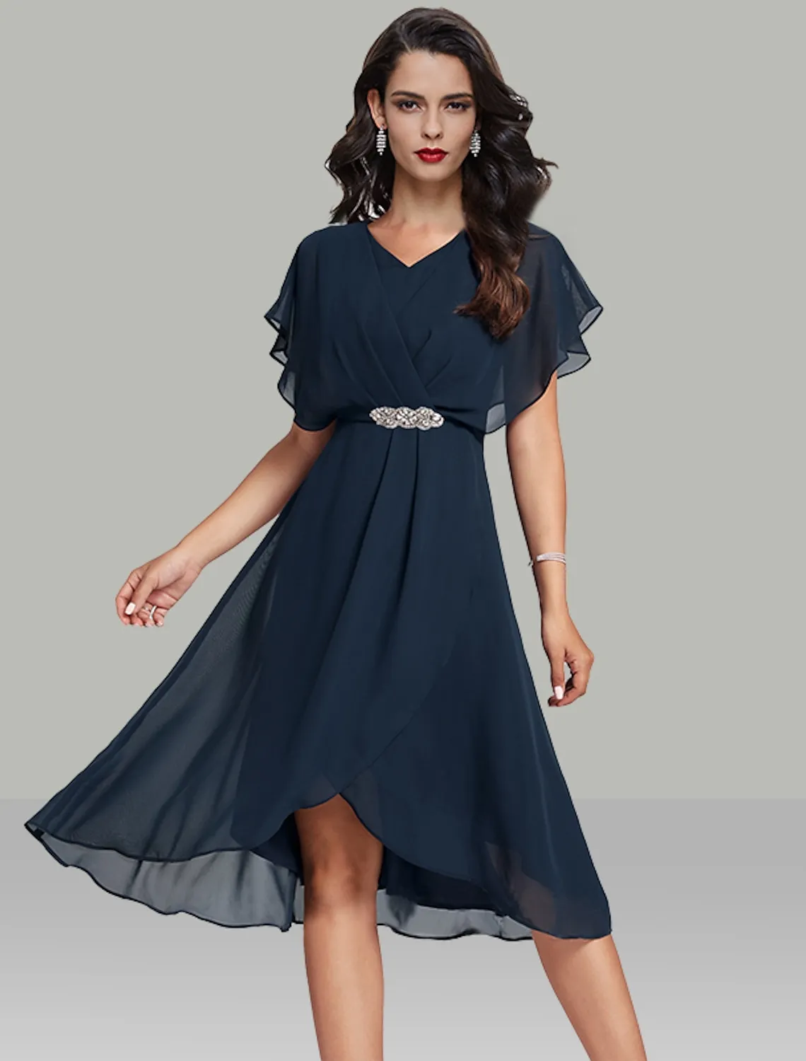 Elegante kurze dunkelblaue Chiffon Mutter der Braut Kleider A-Line Ruffled V-Neck Godmutter Kleider formelle Partykleid Asymmetrische Länge Frauen Kleider