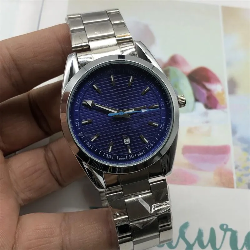 남자 시계 2024 New Men 's Watch Three Pin 40mm Quartz 시계 최고의 유럽 고급 브랜드 스틸 가죽 벨트 남자 패션 워치