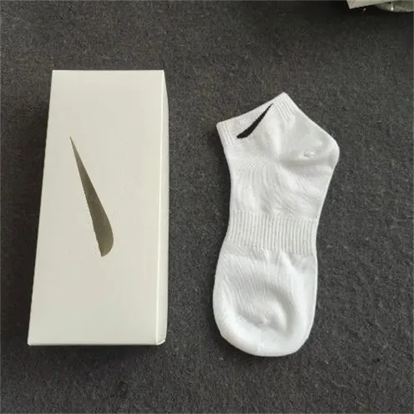 Designer Mens and Womens Socks Five marek luksusowych sportowych skarpetki zimowa sieć litera dzianina bawełna z pudełkami czyste bawełniane oddychające skarpetki sportowe dla mężczyzn i kobiet 12