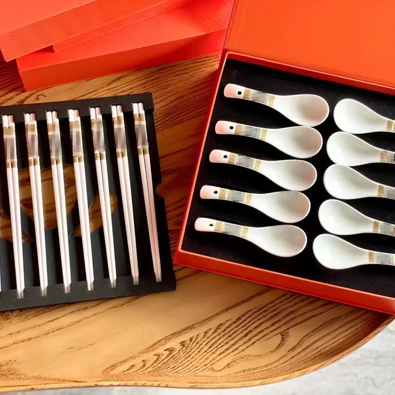 Designer Tabelleriset Set Chopsticks Spoon Set Ceramic 10 par pinnar och 10 skedar med presentförpackningskombination