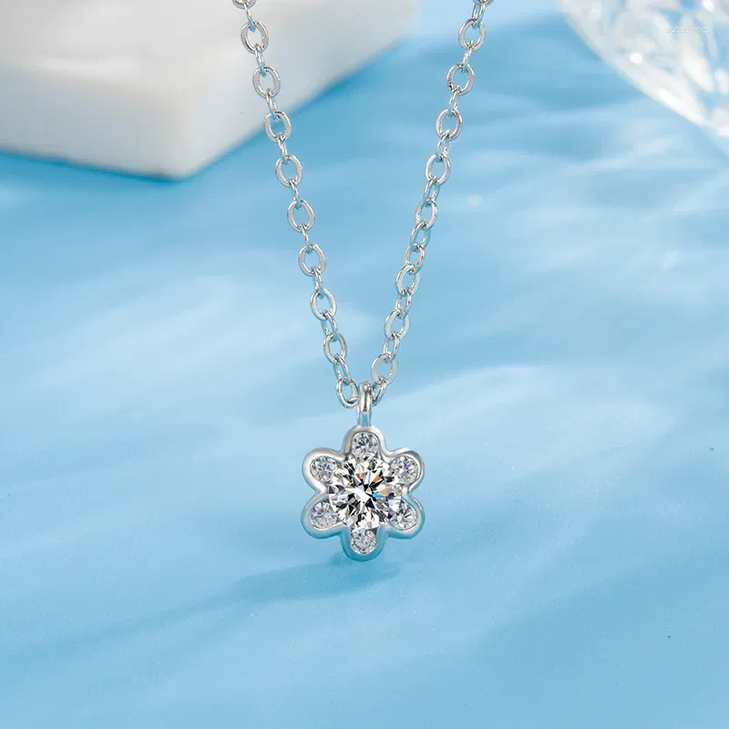 Pendants KOFSAC Fashion Shiny Zircon Flower Pendant Necklace For Women 925 Sterling Silver Necklaces Jewelry Girl Cute Birthday Present