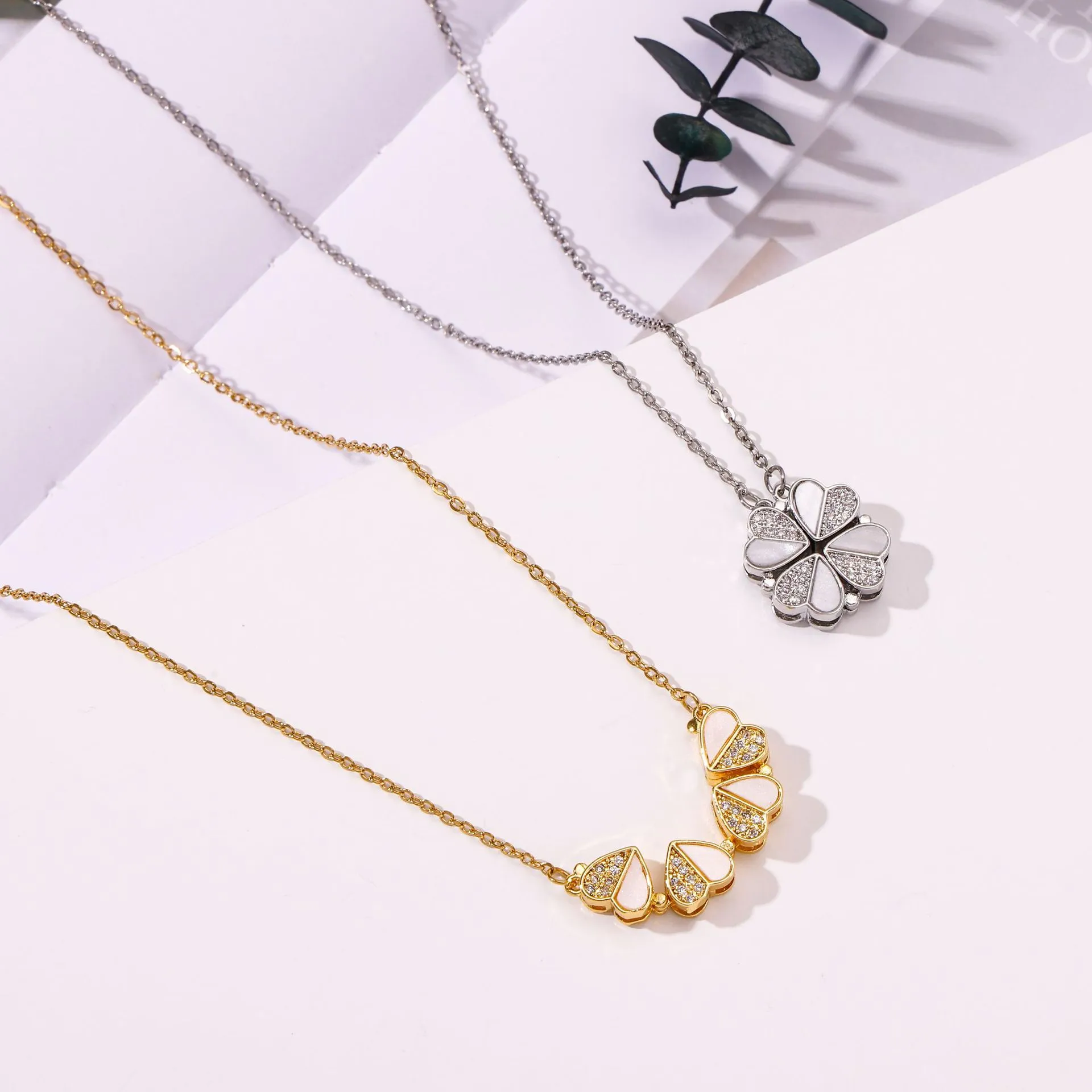 All-match Dual-Wear Flower Necklace Light Luxury Minority Advanced Design Magnetic Pendant Titanium Steel Clavicle Chain