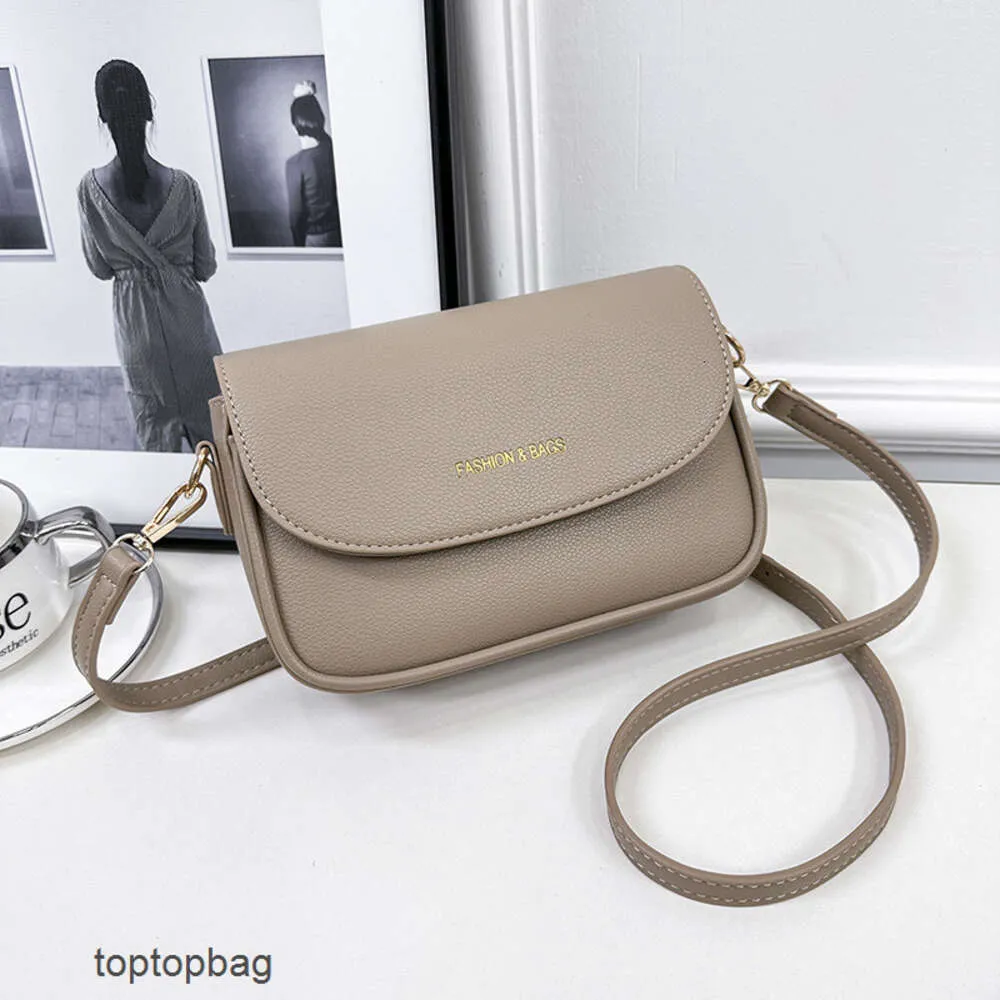 Designer Luxury Fashion Shoulder Bags Ins 2023 Ny fashionabla och mångsidiga små fyrkantiga väskor Single Shoulder Crossbody Womens Bag