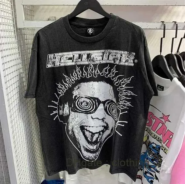 Camiseta Hellstar Designer Mens Camiseta Rapper Lavado Cinza Pesado Artesanato Unisex Manga Curta Top High Street Moda Retro Hell Womans T American Hip Hop DM72