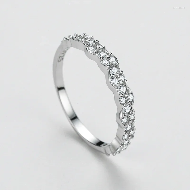 حلقات الكتلة Cyj الأوروبية CZ Simple Wave S925 Sterling Silver Ring For Women Birthday Party Party Wedder