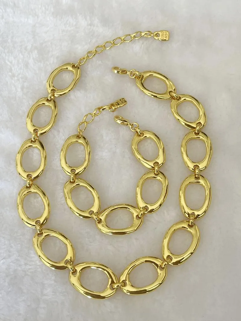 Bracelets à breloques UNOde50 Bracelet collier tendance – Restez à la mode et fabuleux avec cet accessoire étincelant parfait pour tous les âges