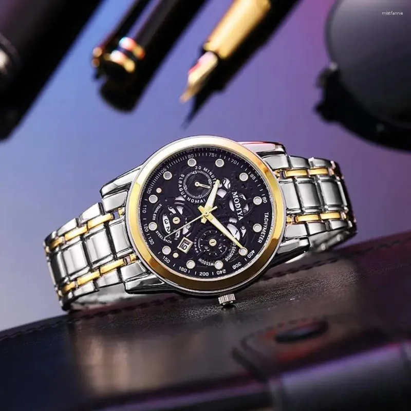 腕時計Quartzムーブメントウォッチメンズエレガントな絶妙な男性の腕時計