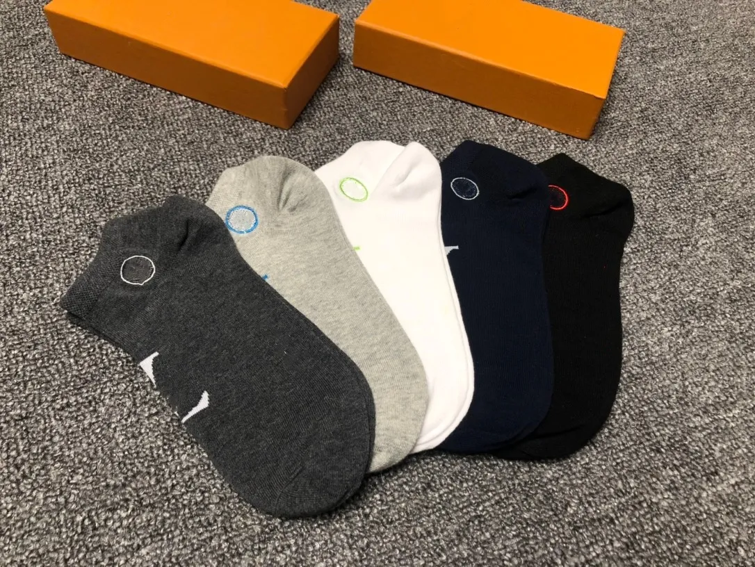 2024 Men's cotton socks - designer sports pattern, spring and fall casual fashion, comfortable and breathable
