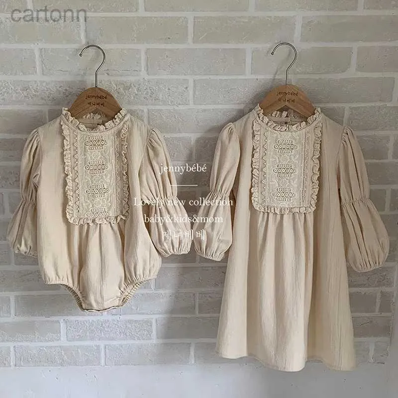 Robes de fille automne printemps soeurs européennes américaines robe à manches longues coton dentelle patchée robe de princesse pour enfants 24323