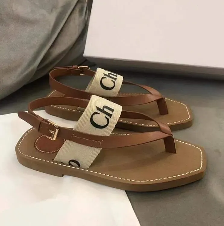 2024 Sommarn nya sandaler vävda med bokstavsutskrift Flat Sandaler Kvinnor Ytterkläder Beach Flip-Flop Sandals 35-42