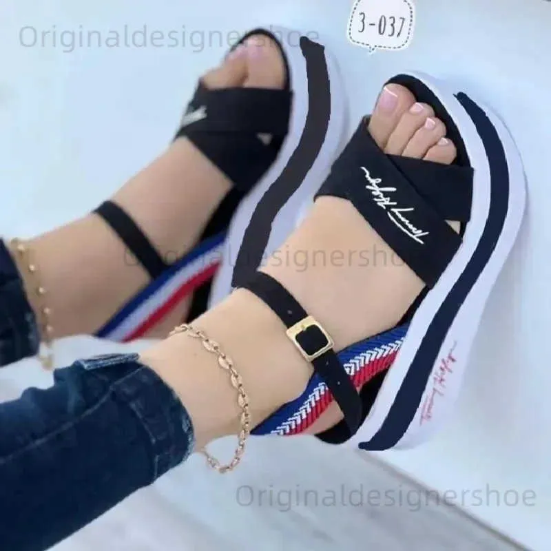 Sandali da donna casual con zeppa scarpe con plateau per donna estate designer marca fibbia sandali da spiaggia antiscivolo all'aperto Zapatos Plus 35 ~ 43 T240323