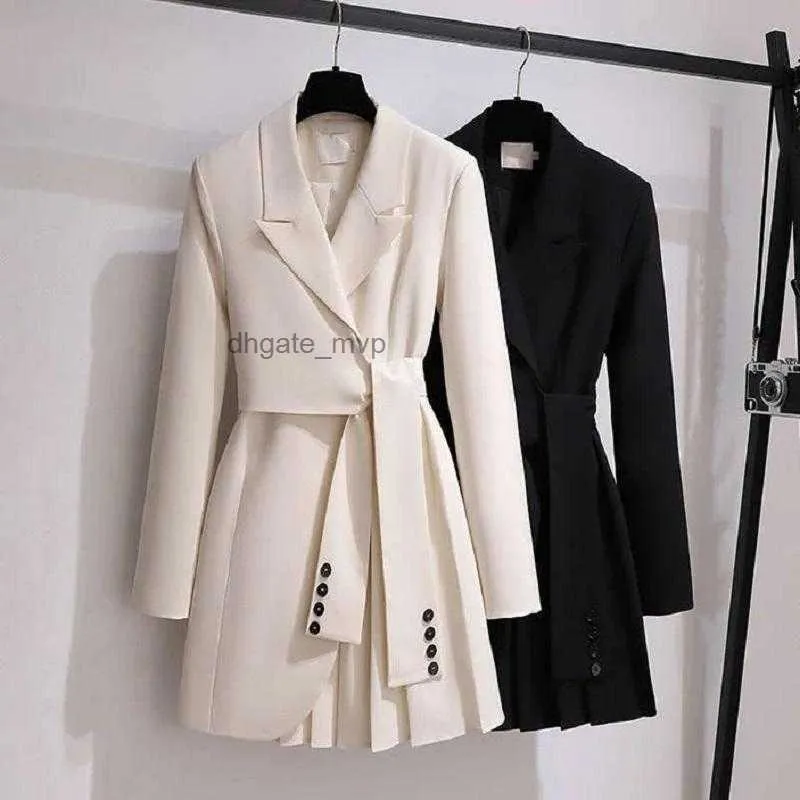 Femmes Trench Coats Mode Manteau Robe Femmes 2022 Printemps Automne Coupe-Vent Femelle Plus Taille 4XL Noir Blanc Ceinture Blazer VintageWomens