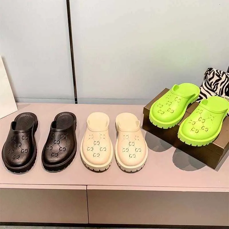 Baotou g Family Hole-schoenen Pvc Platte bodem Middelhoge hak Modieus Antislip en geurbestendig Zachte zool Binnen en buiten Dragen van pantoffels