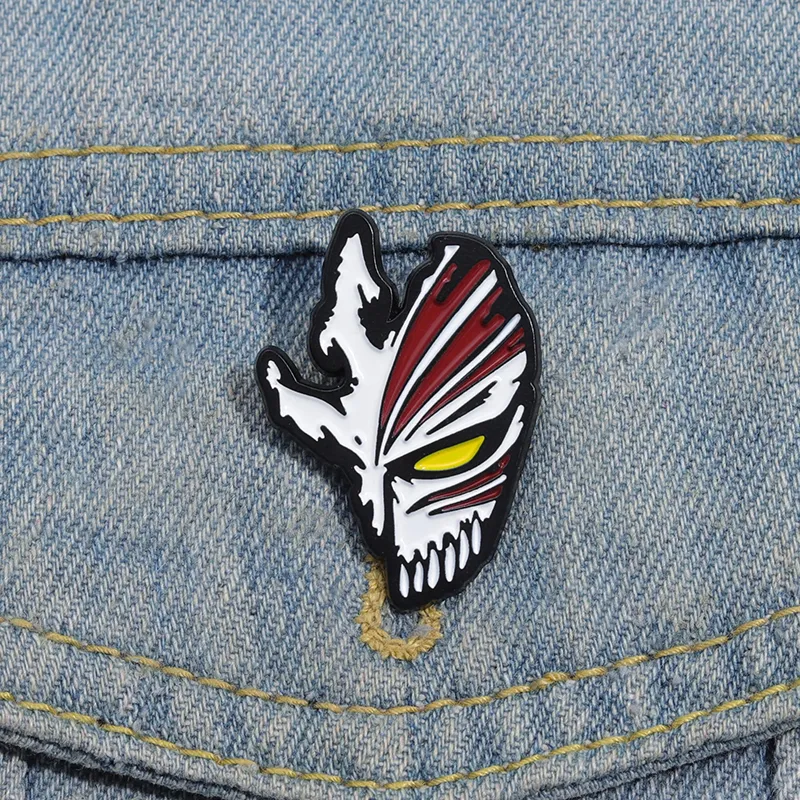 Bleach Kurosaki Ichigo Toshiro Mask Enamel Pins Japońskie anime klapa broszka broszki kapelusz biżuteria Halloween Akcesoria