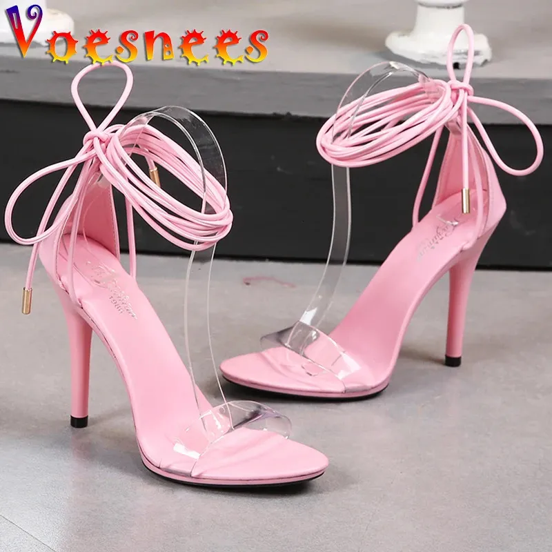 Босоножки в Корейском стиле с украшением в виде цепочки, прозрачные женские туфли на шнуровке с прозрачным ремешком на одном слове, супер тонкие туфли на высоком каблуке, сексуальная женская обувь для вечеринок 240318