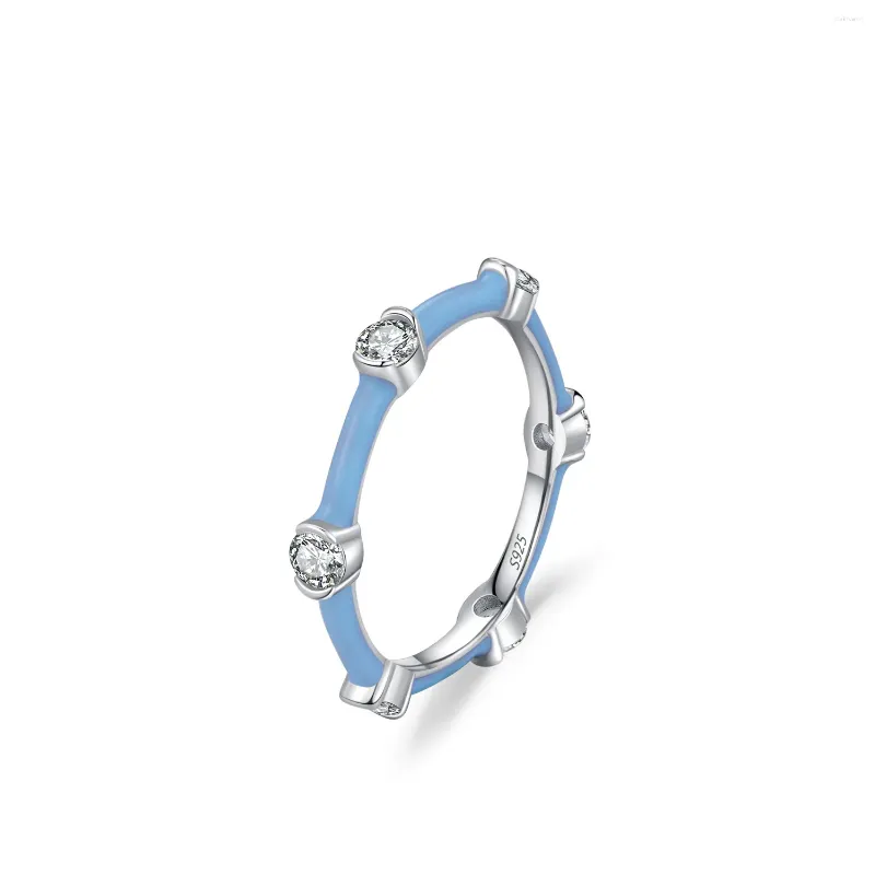 Bagues de cluster S925 Pur Silver Sea Blue Sparkling Diamond Bague pour les femmes transfrontalières en Europe et en Amérique Petit froid