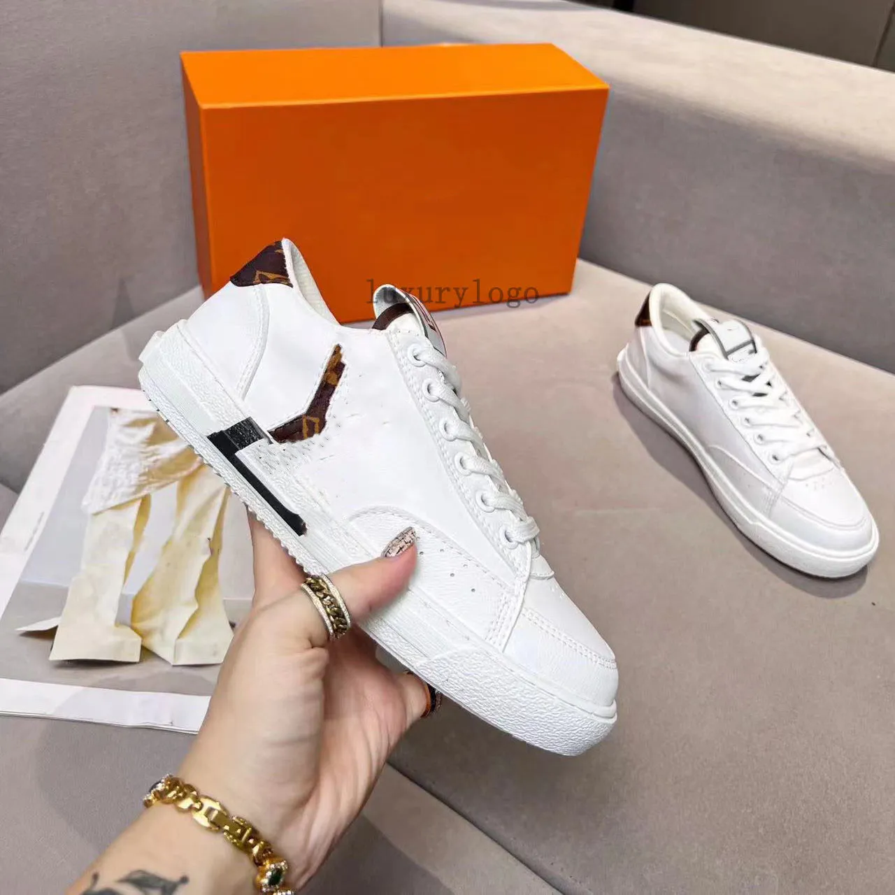 Charlie Designer Sneakers Kobiety zamszowe cielę skórzana gumowa podeszwa luksusowa luksusowy buty swobodny but niski top