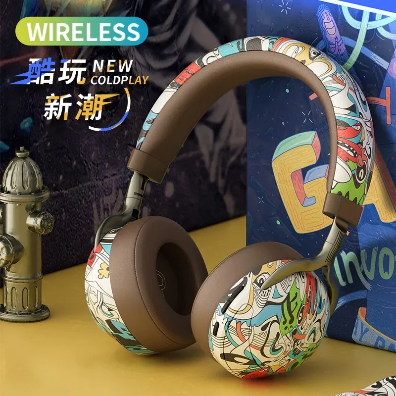 Hörlurar/headset Ny produkt VJ086 Metal Trådlös Bluetooth Graffiti -headset med MIC Subwoofer Cartoon Gaming Headset stöder TF Card FM Radio