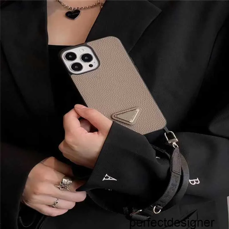 Designer Designer iPhone Case for iPhone 15pro max 15pro 15 14 14plus 14pro 13promax 13 12pro 12 11 Fashion Crossbody luxury leather Credit Card Holder Mobile Cover La