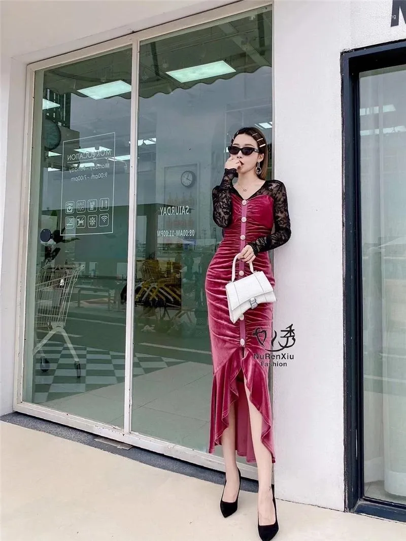 Casual Dresses Autumn Lace Long Sleeve Stitching Velvet Slim Single-Breasted Fishtail Temperament Sheath Dress