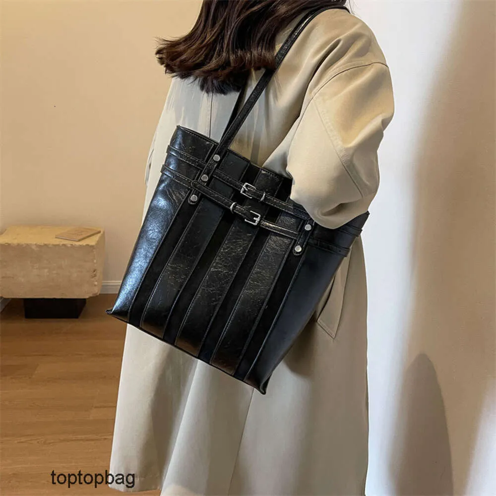 Designer Luxury Fashion Cross Body Bags2023 New Womens Bag mode och enkelhet Korean hinkväska en axel stor kapacitet på kvinnor