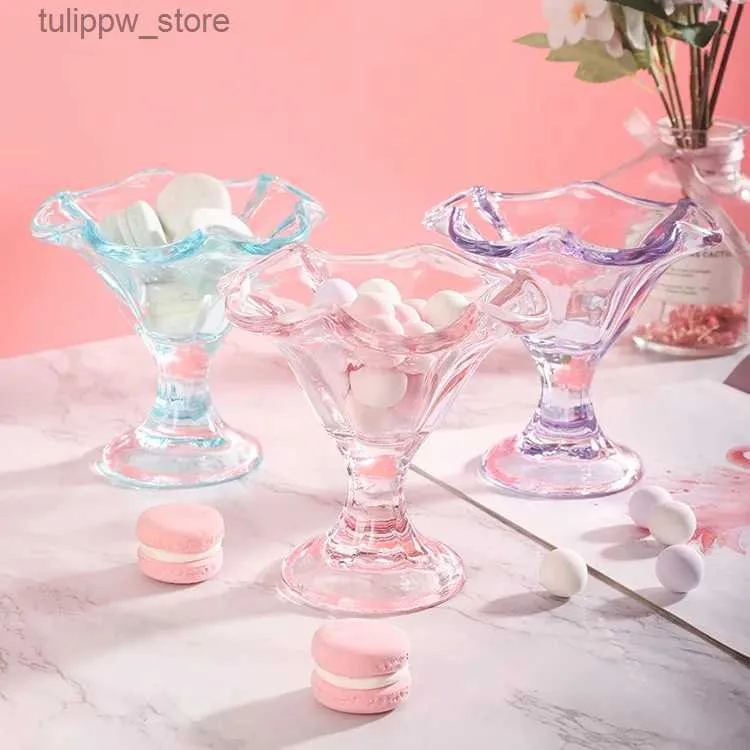 ワイングラスライトラグジュアリーレトロカクテルグラスゴブレット透明なカラフルな花びら形状デザートグラスカップアイスクリームカップフルーツサラダボウルL240323