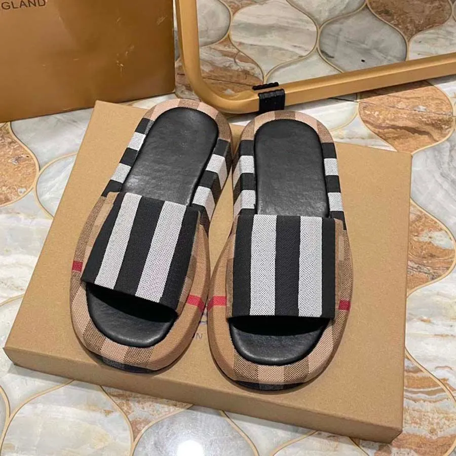 Designer tofflor Sandaler Kvinnor Luxury Fashion Non-Slip Brand Flat Beach Luxury Friction Letter Plaid Outdoor Travel Home Leisure Slippers Storlek 35-41