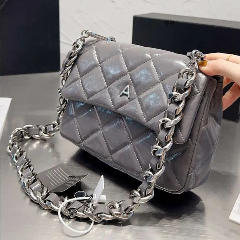 Borsa a tracolla trapuntata con patta da donna di design Francia Marchio di lusso C Borse a tracolla in pelle di cera d'olio con reticolo di diamanti Lady Silver Big Weave Chain Str Owih