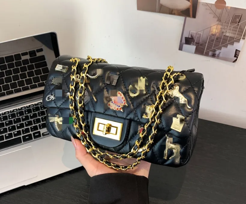 Bolso cuadrado pequeño con hombro que combina con todo, gran capacidad, piel de oveja artificial, personalidad, moda, pequeña bola dorada, hebilla cuadrada, bolsos cruzados con diamantes