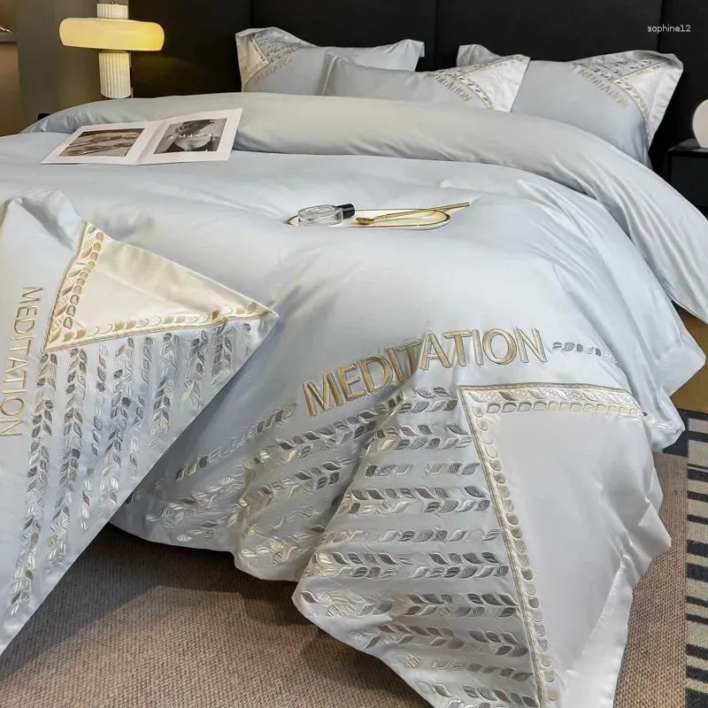 Conjuntos de cama Conjunto de luxo puro algodão bordado consolador king size capa de edredão plana folha de cama e fronhas 220x240