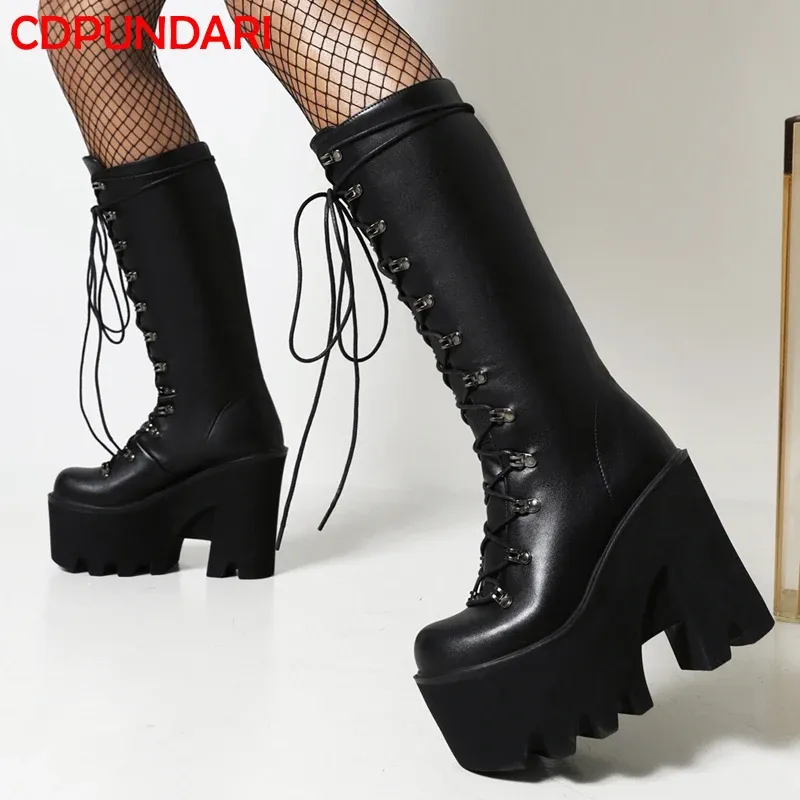 Buty czarne super wysokie obcasy buty cielęce kobiety jesienne zimowe nit nit punkowy Demonia długie buty buty Bottes PlateForme femme