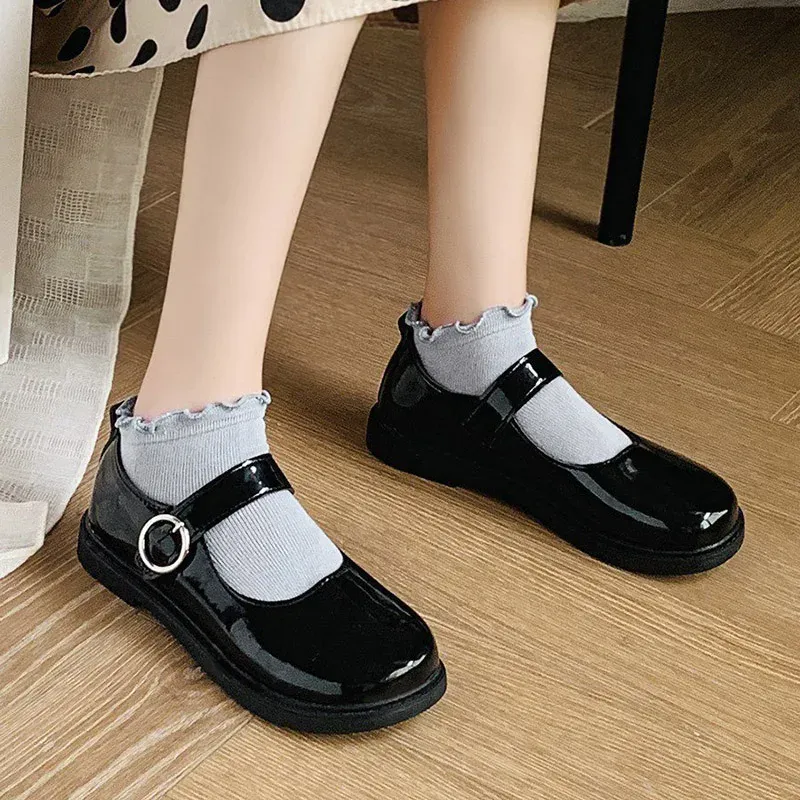 Flats Spring Women Flats Black Mary Janes Scarpe in pelle Brevetto Scarpe Lolita Scarpe per ragazze Round Toe Spazza